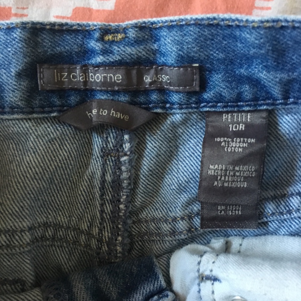 VINTAGE HIGH RISE MOM JEANS - Picture 2 of 3